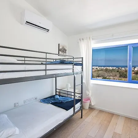 Ioanni Helios - Stunning 4 Bedroom - Few Minutes Drive To Fig Tree Bay Protaras